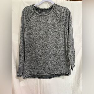 Climate right by cuddl duds woman’s size large gray and black shirt